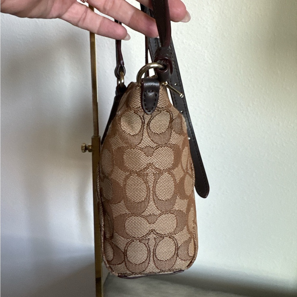 Coach Small Kelsey Crossbody in Signature Jacquard EUC - Picture 8 of 12
